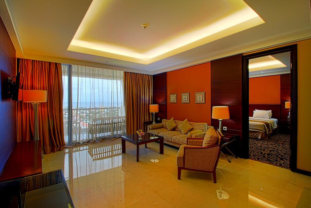 Bela International Hotel & Conventionternate Ternate Exterior foto