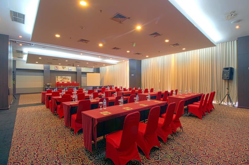 Bela International Hotel & Conventionternate Ternate Exterior foto