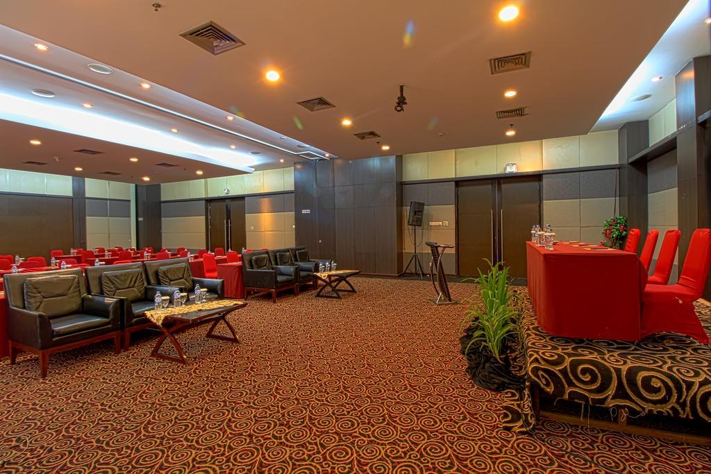 Bela International Hotel & Conventionternate Ternate Exterior foto