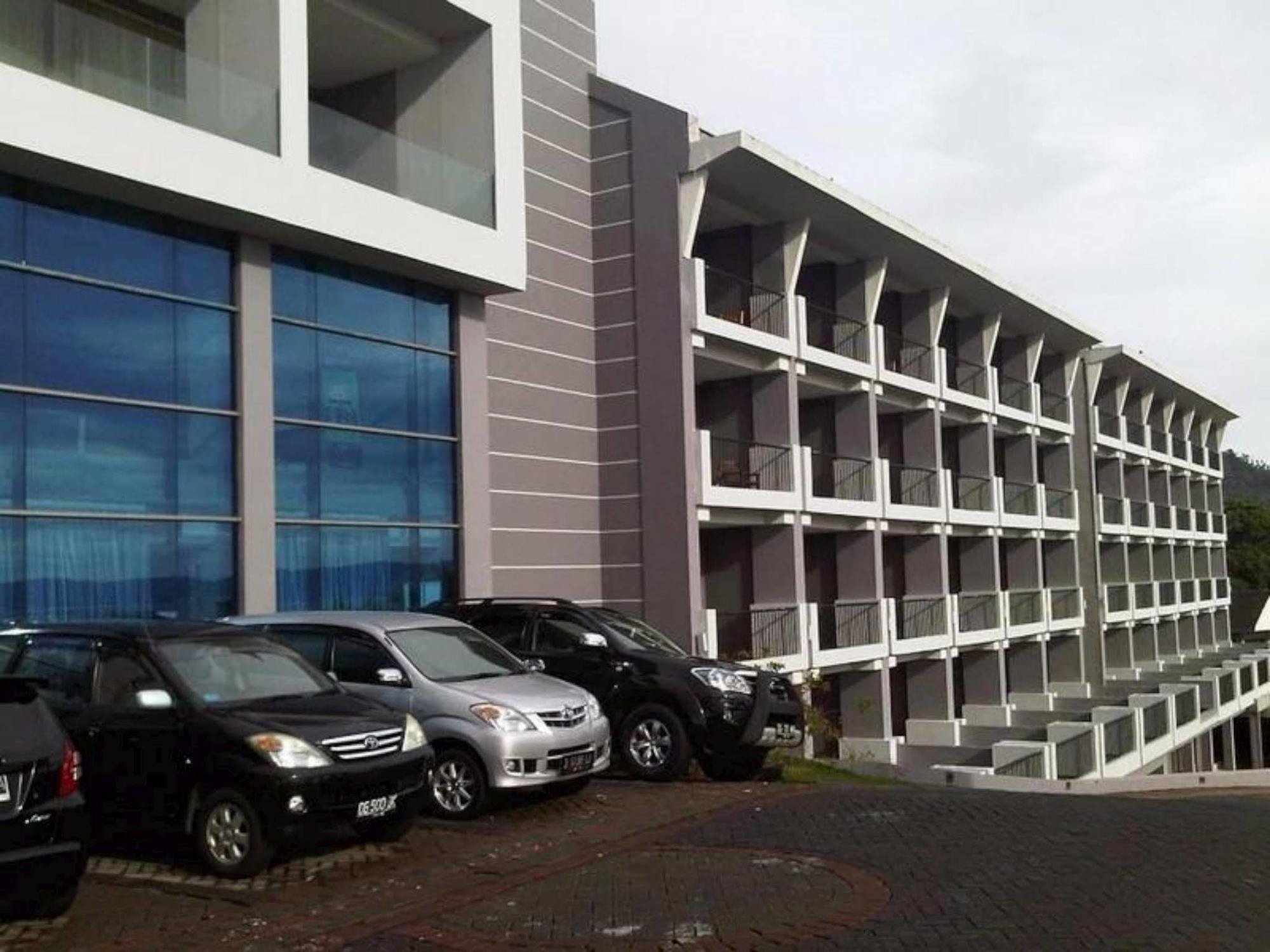 Bela International Hotel & Conventionternate Ternate Exterior foto