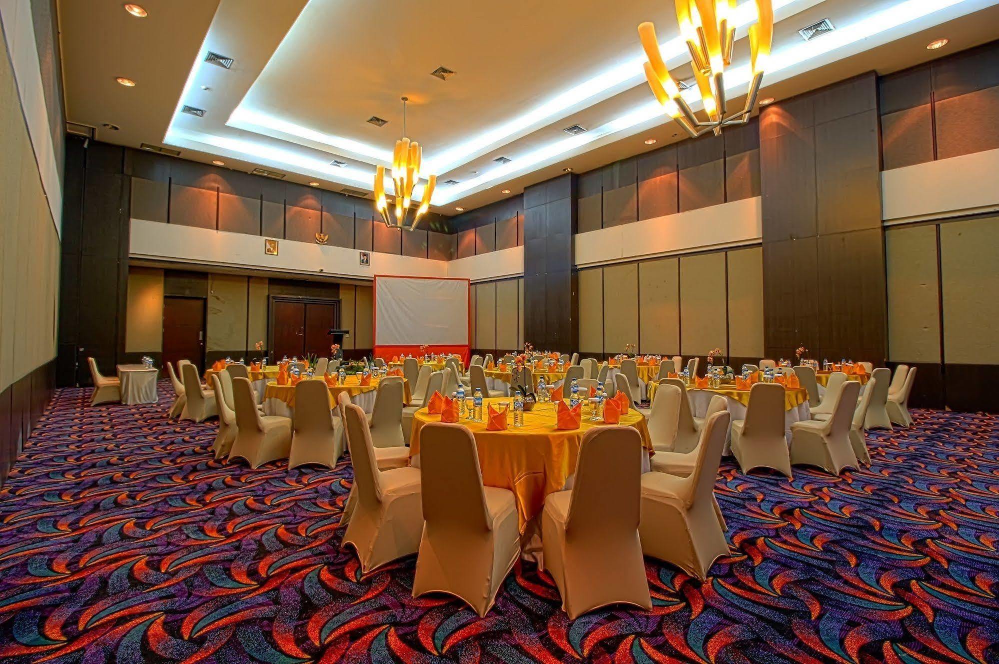 Bela International Hotel & Conventionternate Ternate Exterior foto