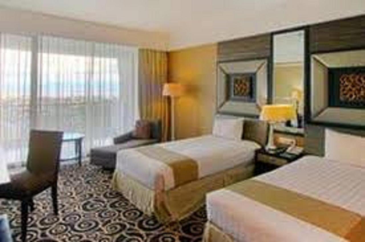 Bela International Hotel & Conventionternate Ternate Exterior foto